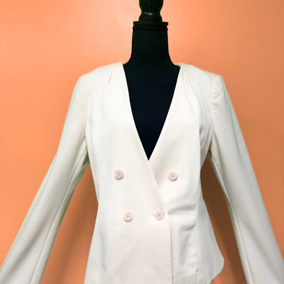 Elegant Ivory/Cream Blazer Jacket - Picture 5 of 5